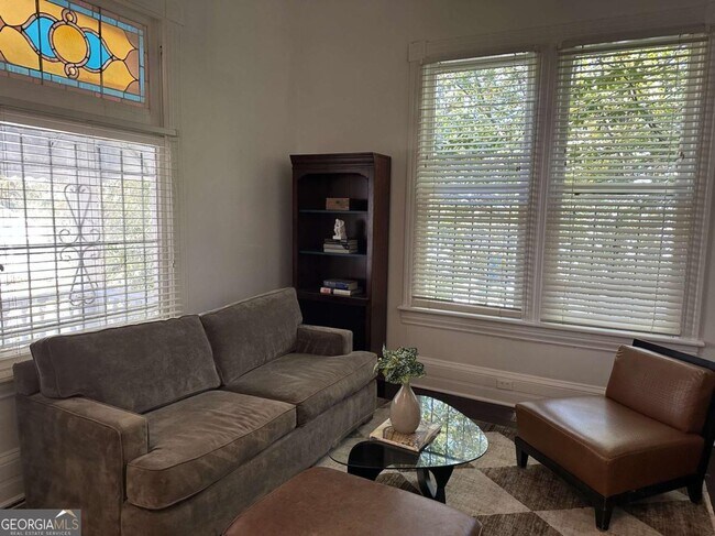 Building Photo - 194 Hendrix Ave SW