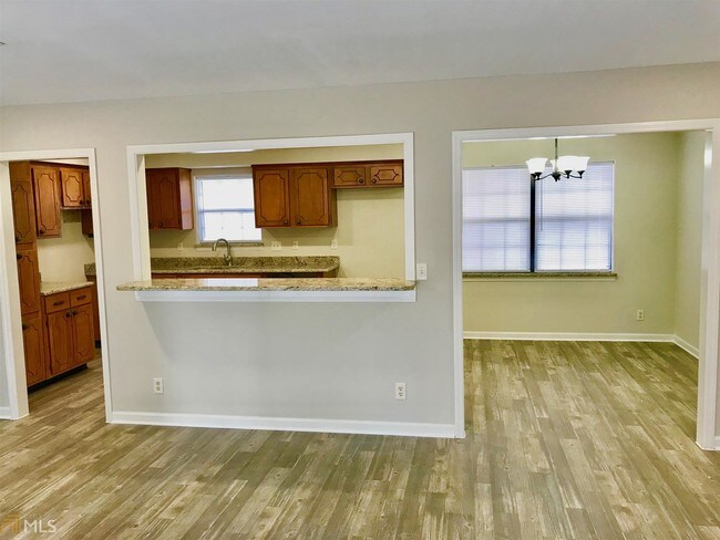 Building Photo - 1095 Boone Ave