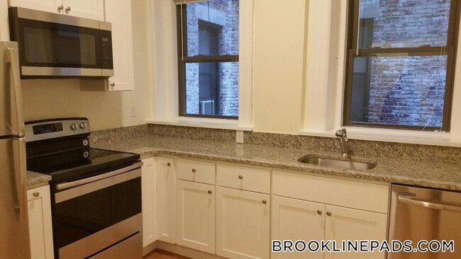 Foto del edificio - 1463 Beacon St