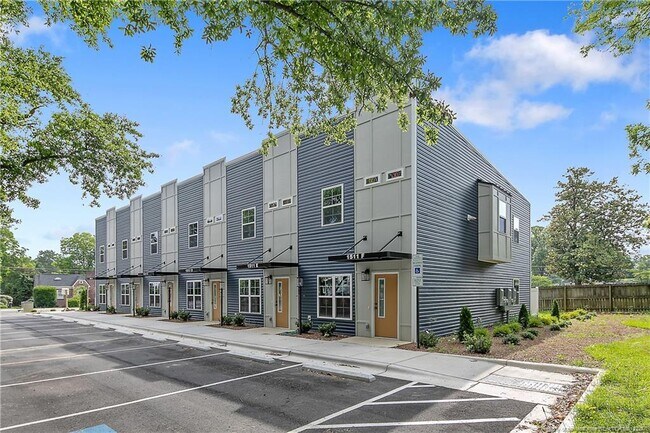 Foto del edificio - 1511 Fort Bragg Rd