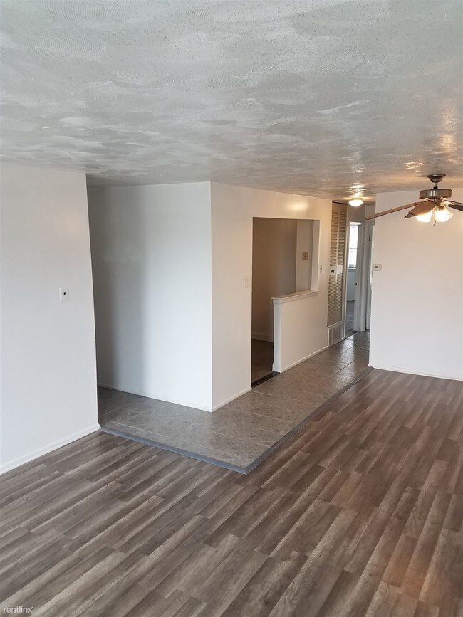 Building Photo - 2 br, 1 bath Duplex - 2612 Island Ave Fl 2