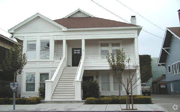 Primary Photo - 418 Humboldt St