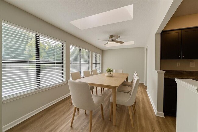 Foto del edificio - 1605 Huntingdon Chase