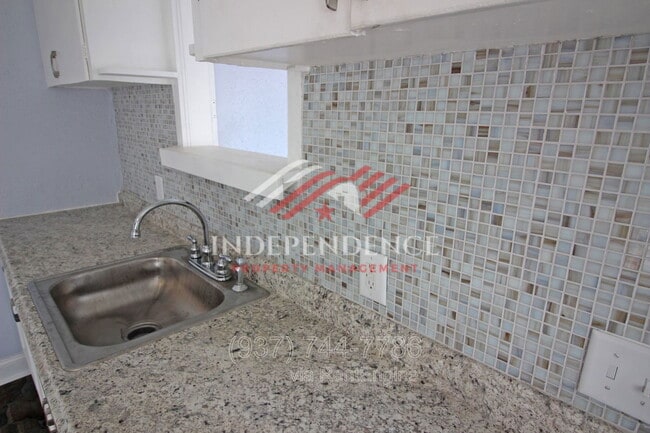 Building Photo - 78 Notre Dame Ave