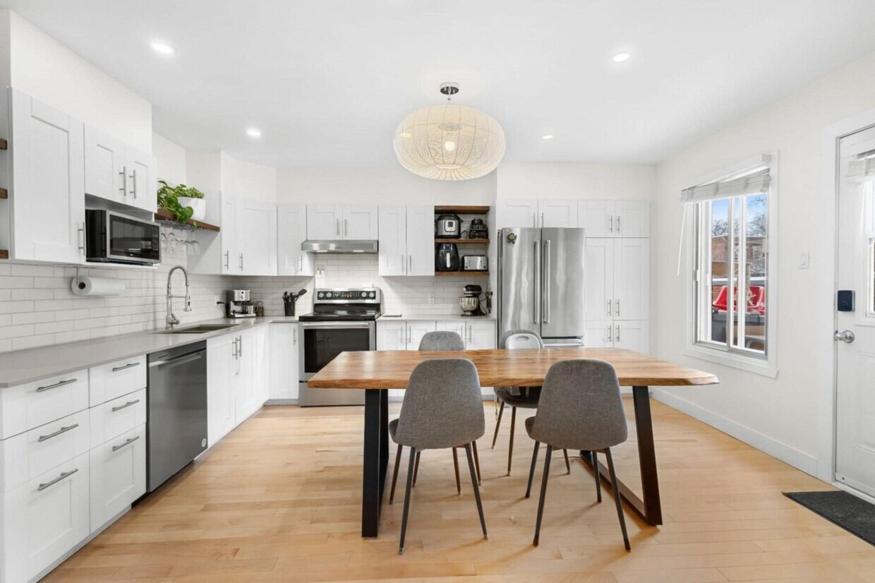 204 Custer Way SW - 2113 Rue Villeray