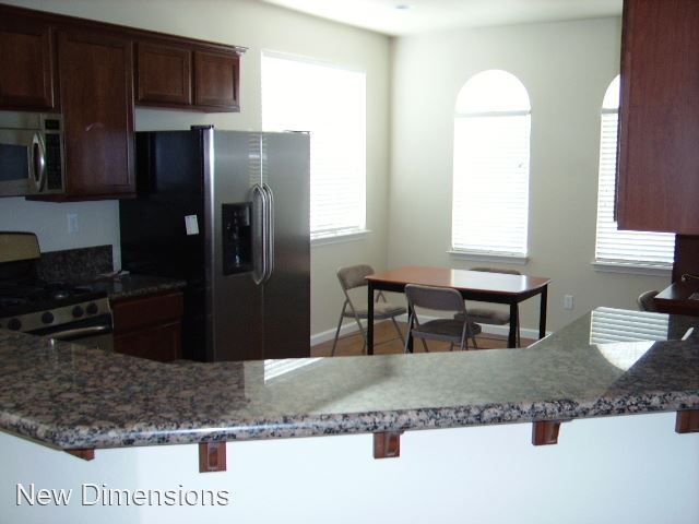 Building Photo - 4 br, 2.5 bath House - 7690 Basin Run Court