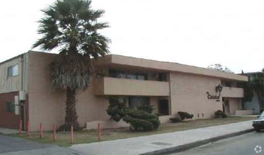 Foto principal - Chadron Apartments