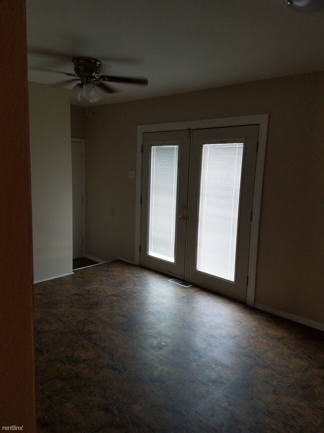 Building Photo - 1255 Carmona Dr