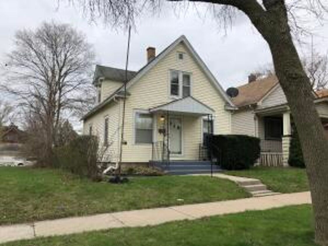 Primary Photo - Beautiful 4-bedroom Single Family Home in ...