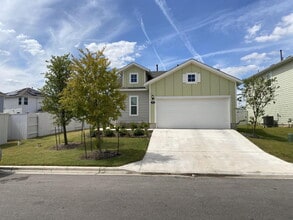 Building Photo - 194 Heritage Ml Trl