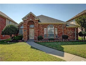 Building Photo - 1710 Live Oak Ln