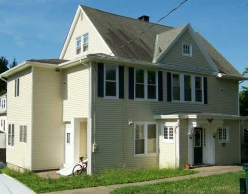 Primary Photo - 2 Forest Ave