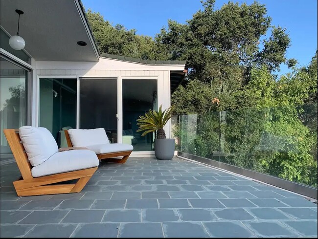 Foto del edificio - 4220 Mesa Vista Dr