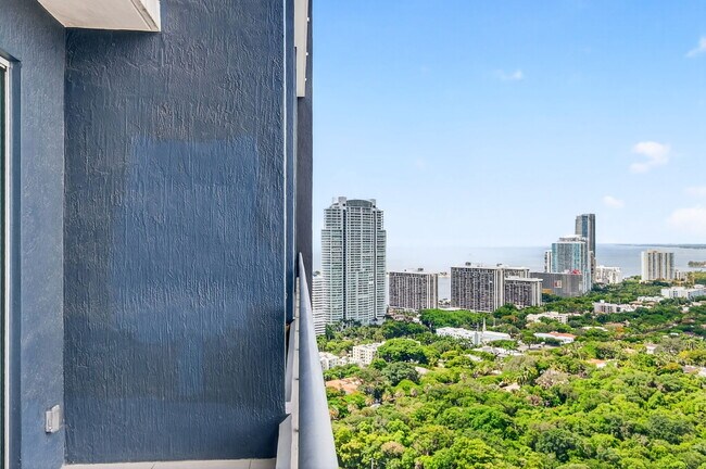 Foto del edificio - 60 SW 13th St