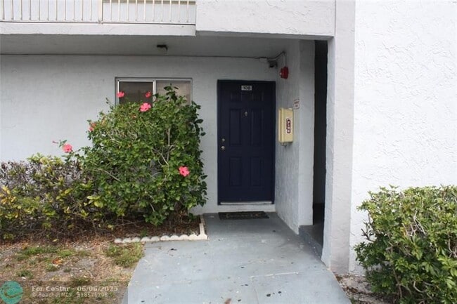 Foto del edificio - 8610 N Sherman Cir