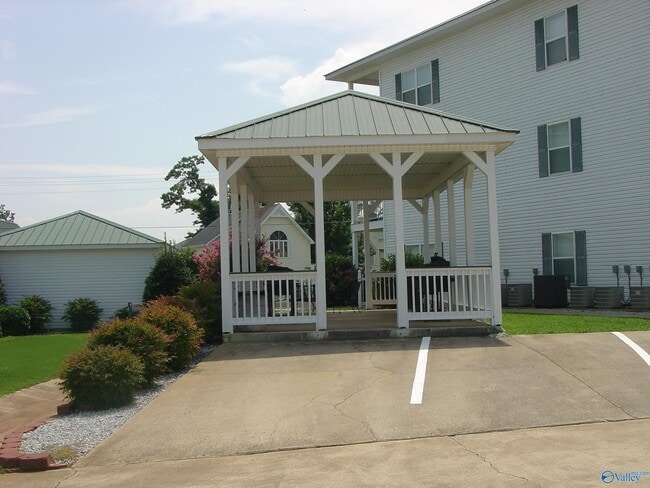Building Photo - 5799 Bay Village Dr