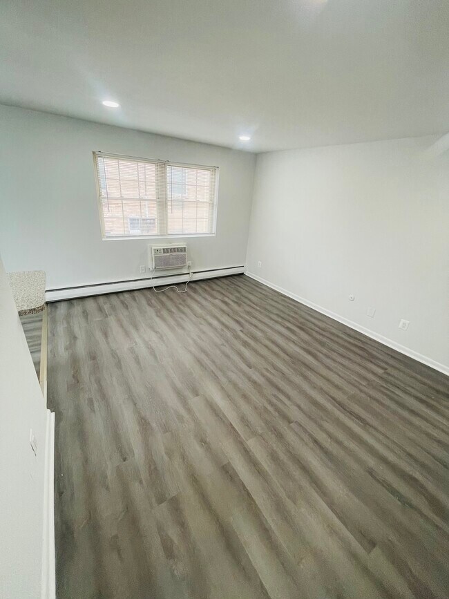 Alexander Arms Apartments Apartments 4800 Township Line Rd Drexel