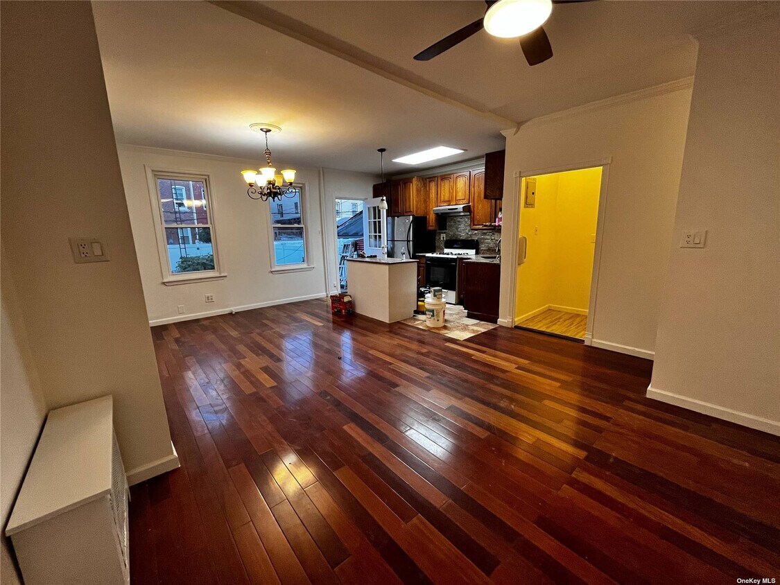 Foto principal - 86-27 123rd St