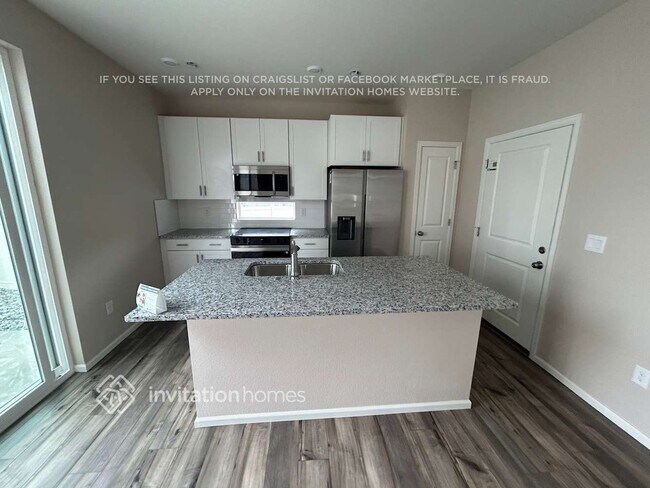 Foto del edificio - 3360 Pearwood Dr