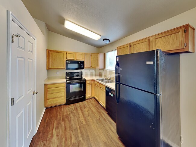 Building Photo - 2103 W 2265 N
