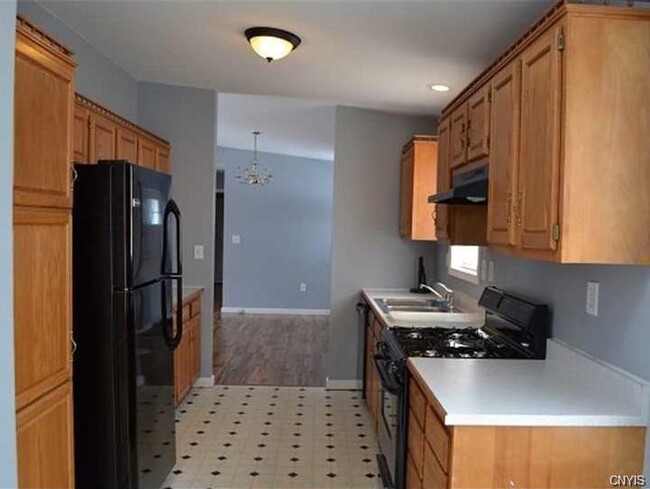 Foto del edificio - 3711 12 Corners Rd