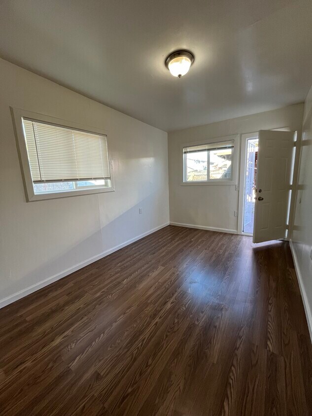 Foto principal - 1349 94th Ave
