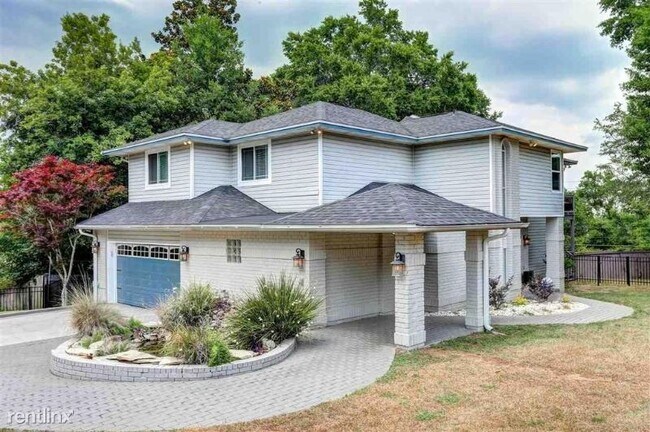 Building Photo - 4 br, 3.5 bath House - 4687 Scenic Court