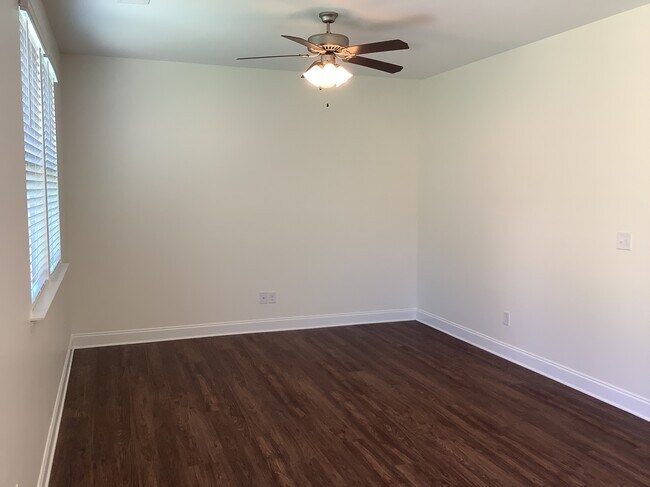 Building Photo - 171 Twin River Drive
