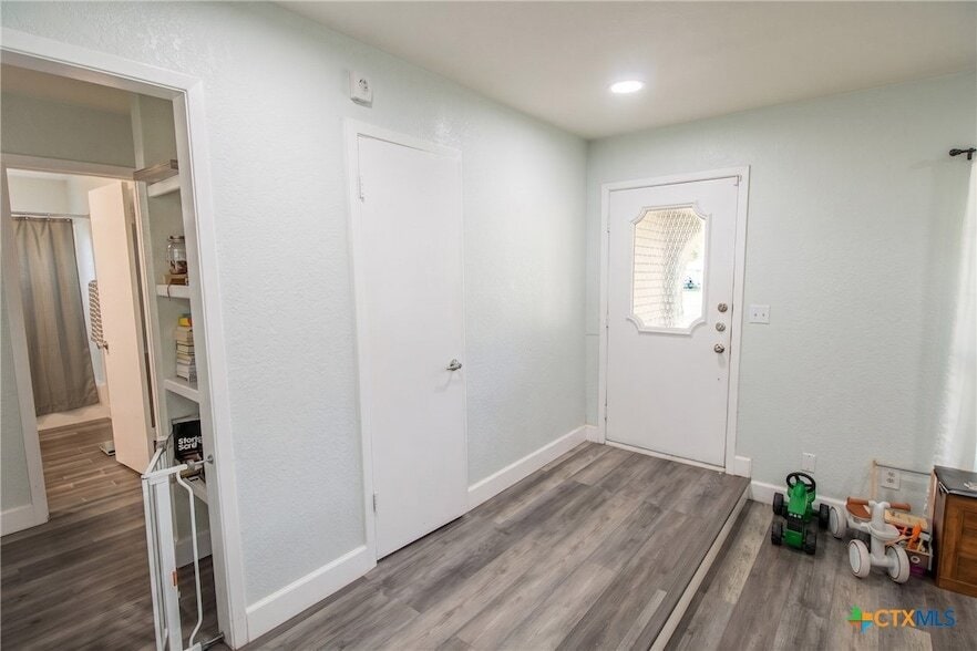 Building Photo - 1707 Antelope Trl