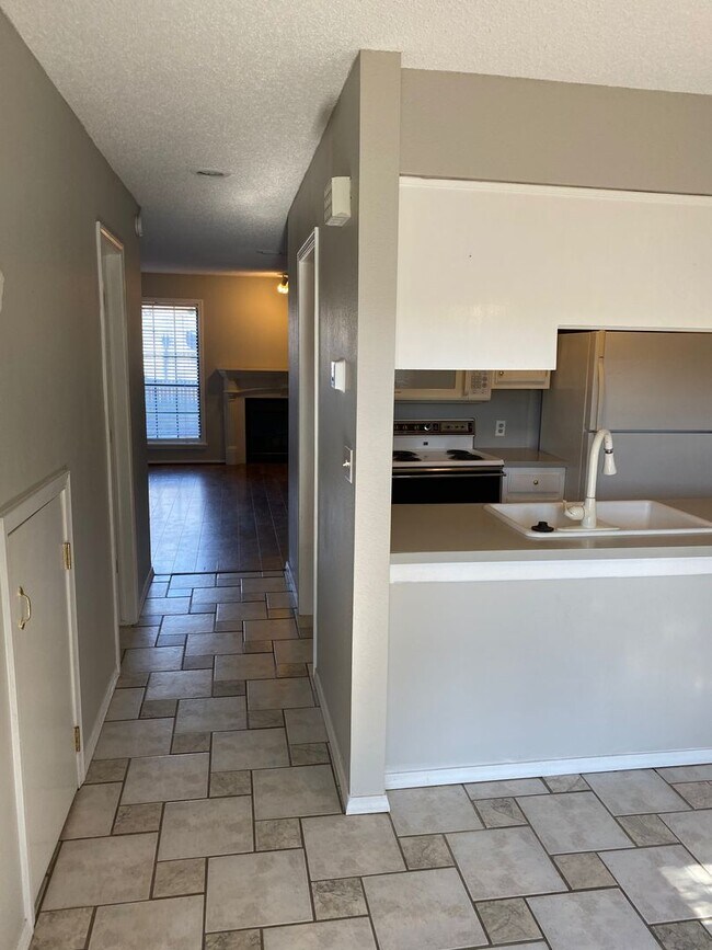 Foto del edificio - Awesome Townhouse Near Brookside, Small Ya...