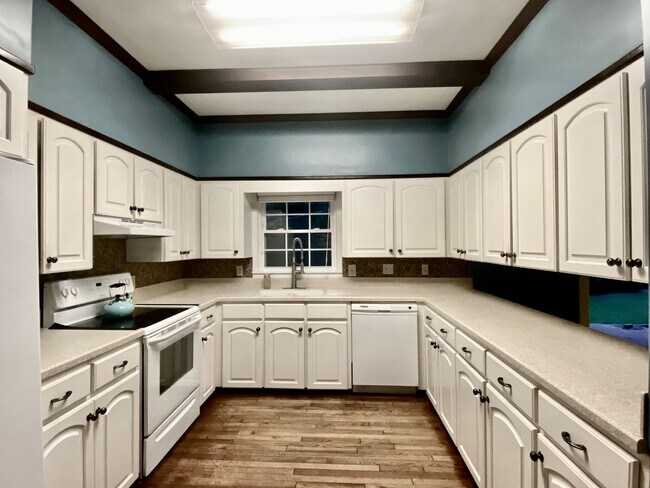 Foto del edificio - Large Fulton Home