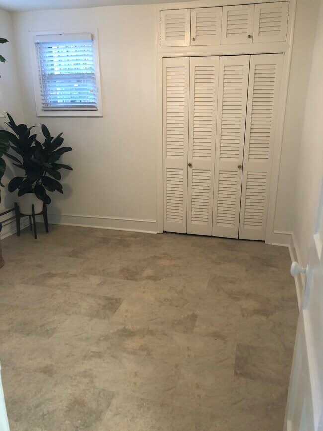 Foto del edificio - 2508 Cliffbourne Pl NW