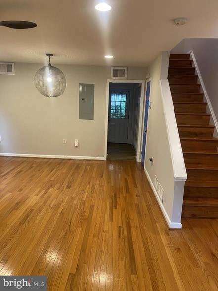 Building Photo - 2217 Gaylord Dr