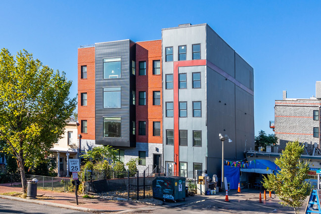 Building Photo - 1724 New Jersey Ave NW