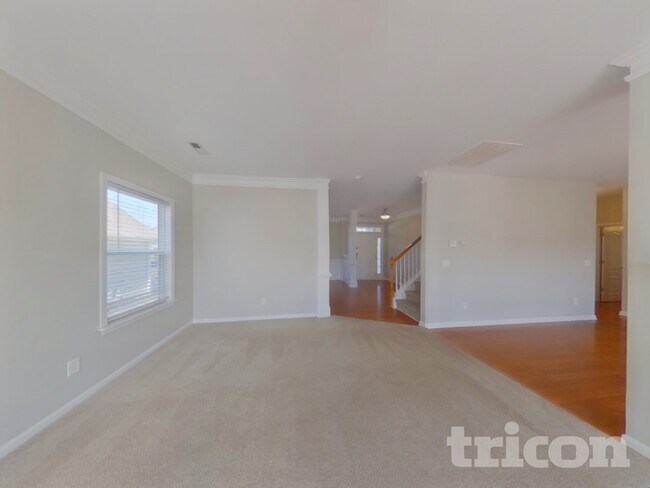Foto del edificio - 527 W Saddletree Dr