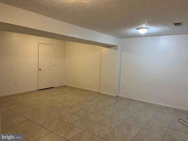 Foto del edificio - 14684 Cloverdale Rd