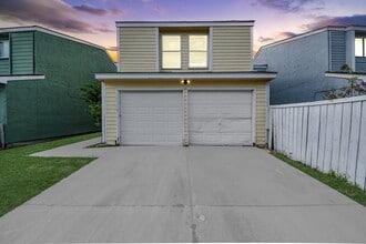 Building Photo - 12509 Pebblestone St