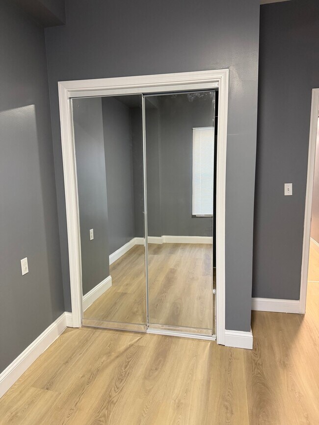 Foto del edificio - 427 S Augusta Ave