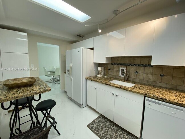 Foto del edificio - 4001 S Ocean Dr