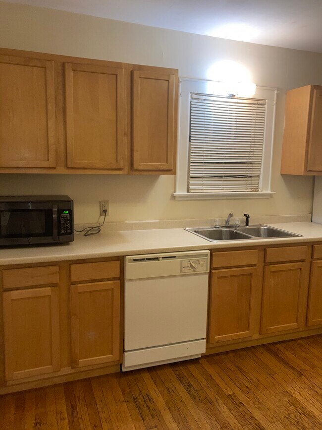 Building Photo - 305 Willumae Dr