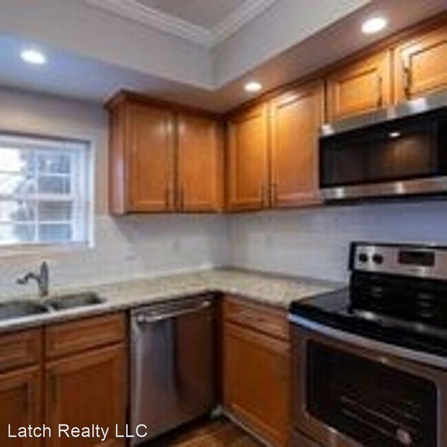 Building Photo - 3 br, 2 bath House - 54 River Rd.