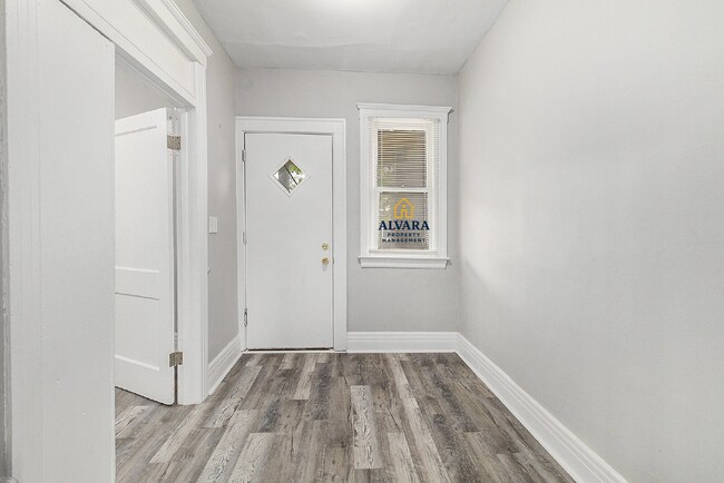 Building Photo - Chic City Living Meets Historic Charm in Detroit’s North Corktown OWNER SPECIAL- Water included (...