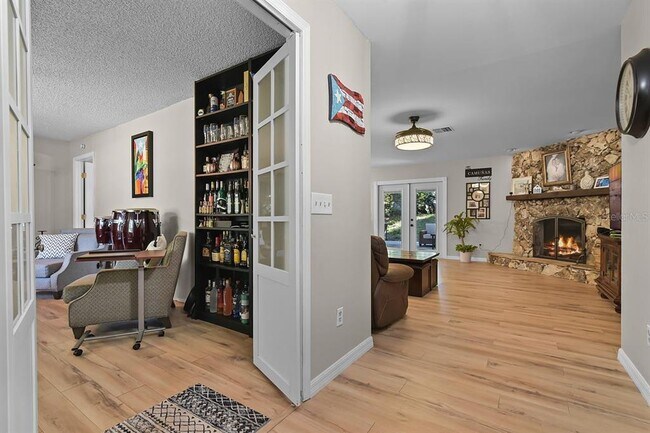 Foto del edificio - 889 Torchwood Dr