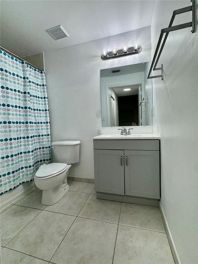 Foto del edificio - 7290 NW 114th Ave