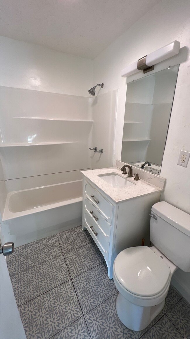 Foto del edificio - 11418 E 13th St