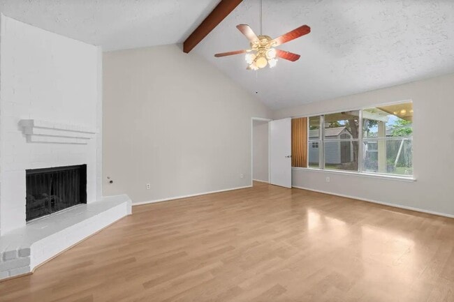 Foto del edificio - 18703 Lippizaner Dr