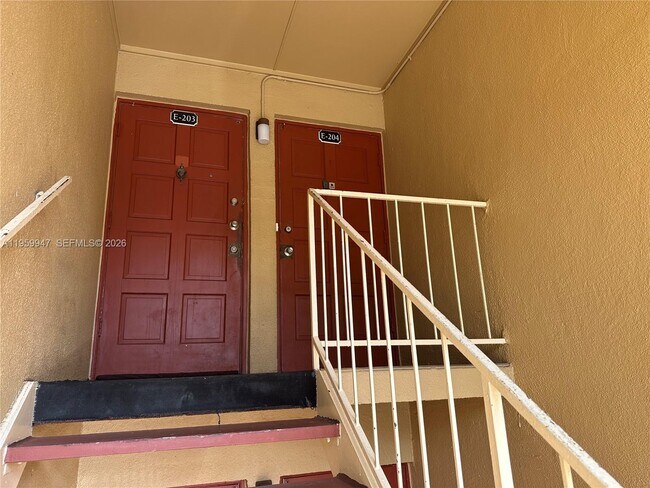 Building Photo - 1000 Lake of the Woods Blvd