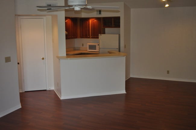 Building Photo - 3450 Pinewalk Dr N