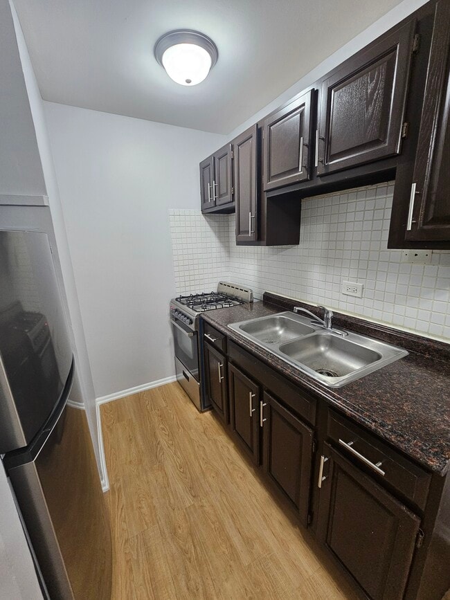 Building Photo - 4613 N Beacon St