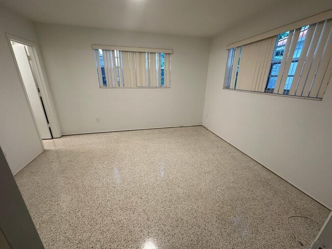 Building Photo - 2654 SW 28th Ct